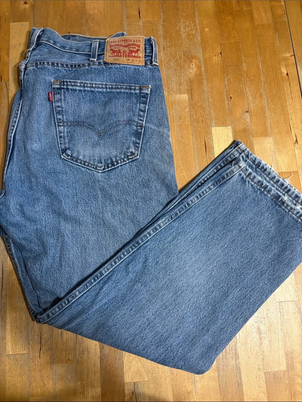 Levi's Men's 505 regular fit jeans - Picture 1 of 10